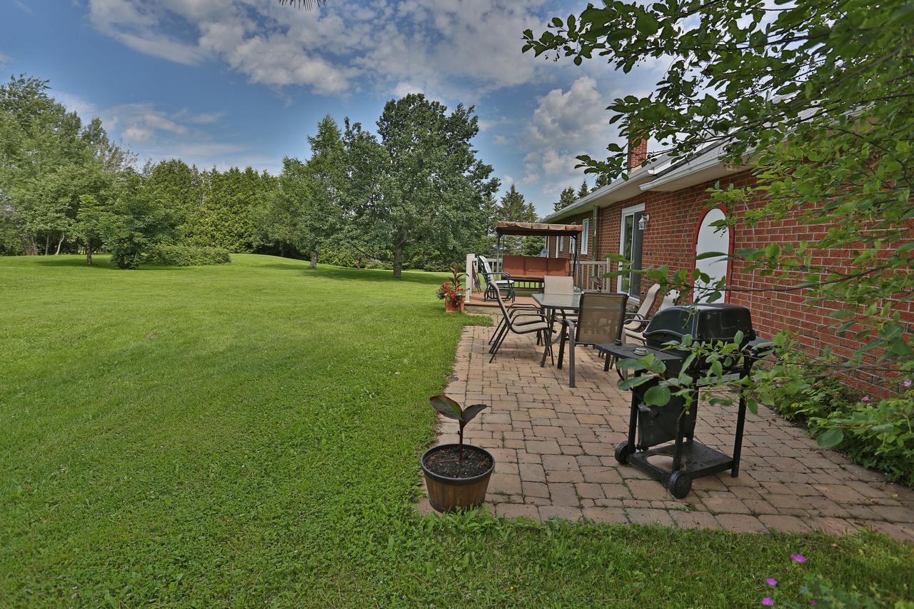 مبيت وإفطار Saint-Hermenegilde Ranch St-Hubert المظهر الخارجي الصورة